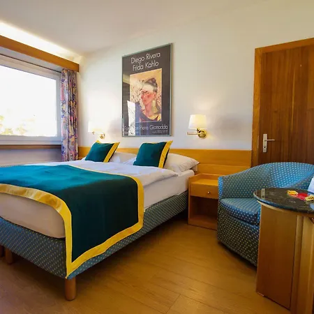 Du Rhone Hotel 3*