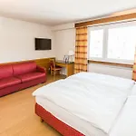 Du Rhone Hotel