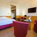 Hotel Du Rhone 3*
